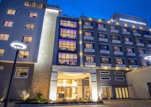 Front of property – evening/night - BON Hotel Tripod Owerri (Owerri)