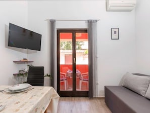 Apartment (A2+1 N2) | Wohnbereich | Flachbildfernseher