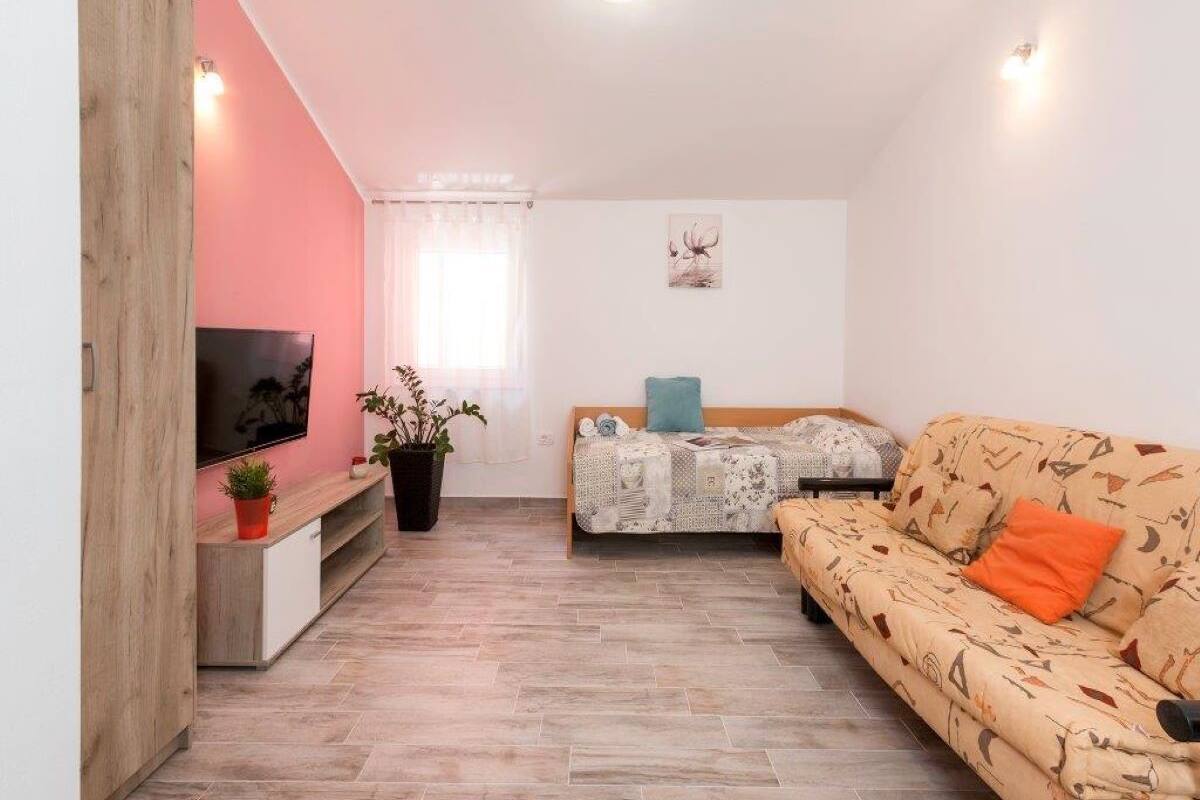 Apartment (B4+1 N3) | Wohnzimmer | Flachbildfernseher