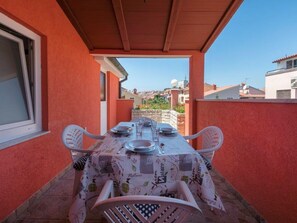 Apartment (B4+1 N3) | Balkon