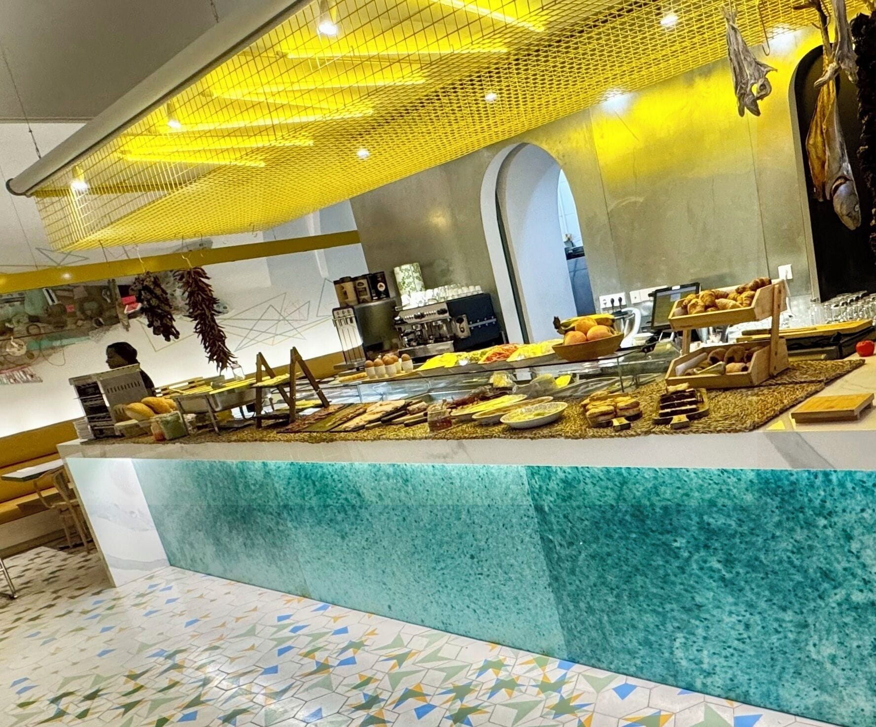 daily buffet breakfast for a fee