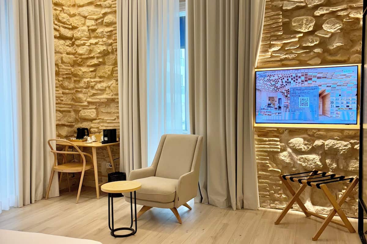 1 bedroom, minibar, in-room safe, blackout curtains