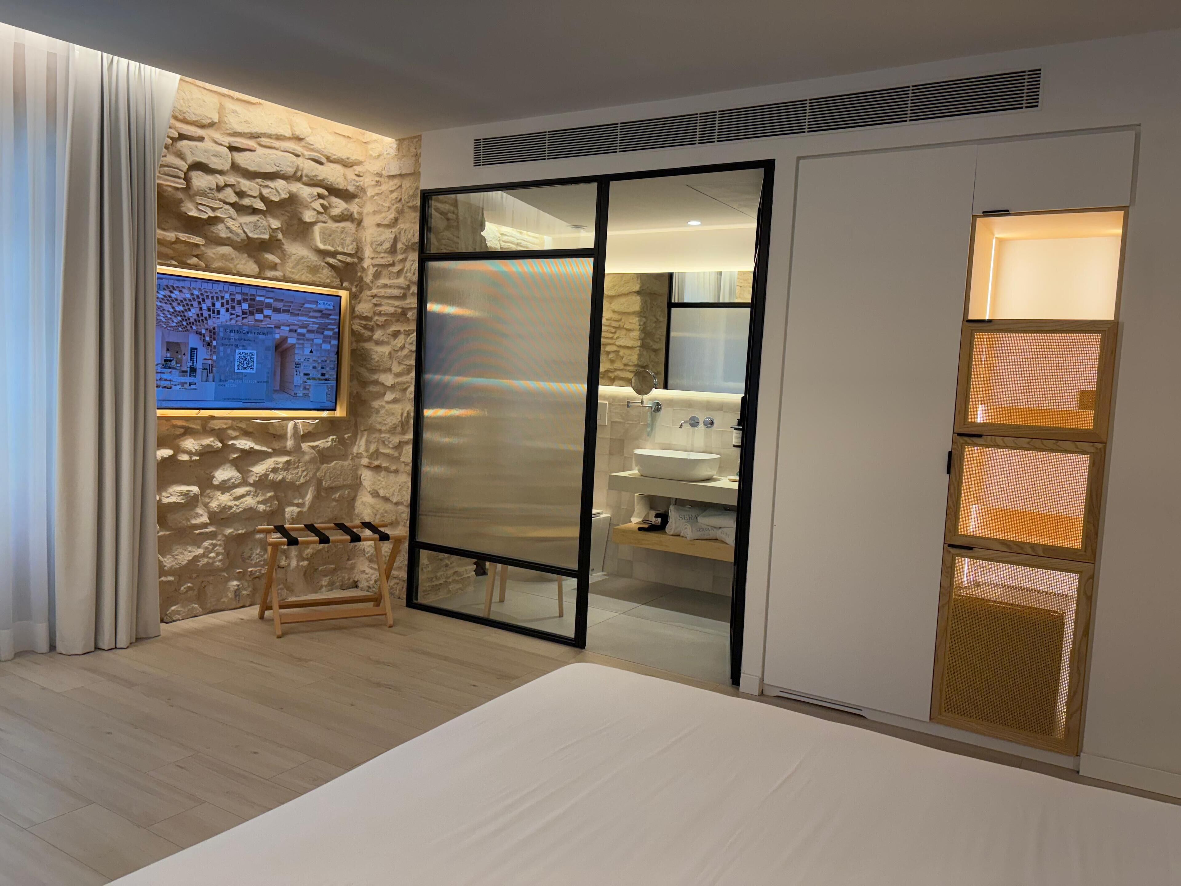 1 bedroom, minibar, in-room safe, blackout curtains