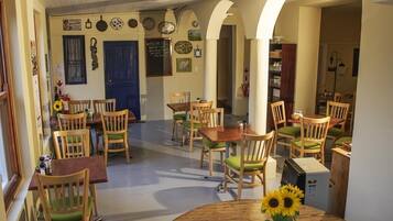 Breakfast, lunch, dinner served; local and international cuisine