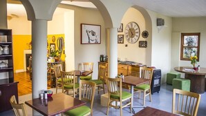 Free daily local cuisine breakfast - The Granary Petite Hotel (Darling)