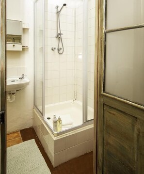 Habitación familiar (3) | Baño | Toallas