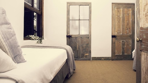 Family Room (3) | Desk, iron/ironing board (on request), WiFi (free), bed sheets - The Granary Petite Hotel (Darling)