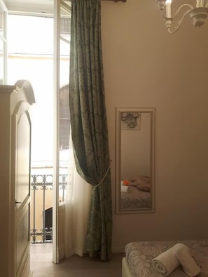 Habitació doble tradicional, bany compartit | Equipament de l'habitació