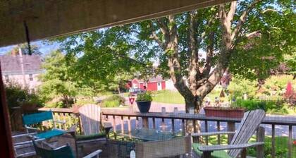 Shirley's House-Beautiful In Town House