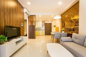 TV - QLee  luxHOME - 2br modern apt with free gym & pool (Ho Chi Minh)