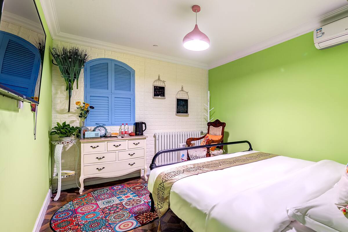 Habitación doble superior, sin ventanas | Cortinas opacas, wifi gratis, ropa de cama