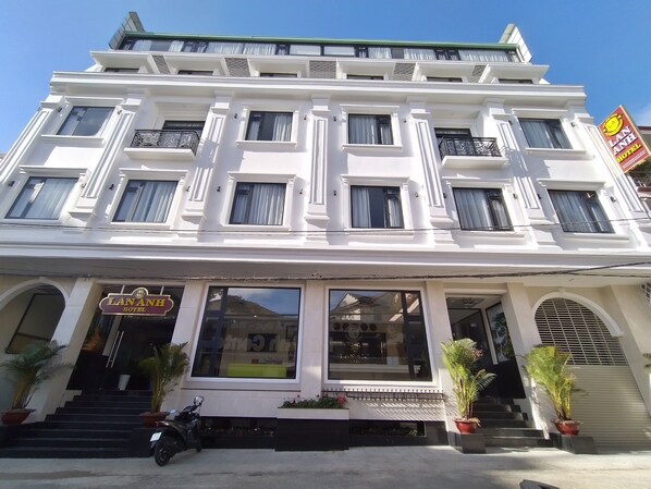Front of property - Lan Anh Hotel (Da Lat)