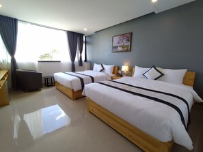 Minibar, in-room safe, desk, blackout curtains - Lan Anh Hotel (Da Lat)