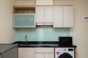 Chambre | Cuisine privée | Réfrigérateur, surface de cuisson, bouilloire électrique