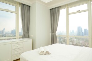 Room | 2 bedrooms, desk, free WiFi, bed sheets - Luxurious 2BR with Private Lift at Menteng Park Apartment (Jakarta)