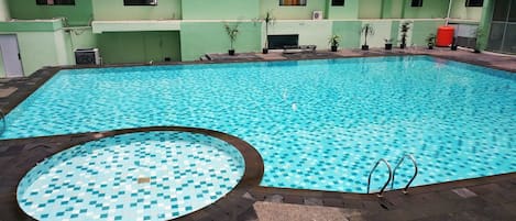 Kolam renang outdoor