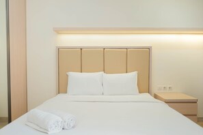 Room | Desk, iron/ironing board, free WiFi, bed sheets - Comfy Studio Apartment at Menteng Park (Jakarta)