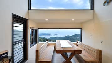 Habitación familiar | Escritorio, wifi gratis y ropa de cama
