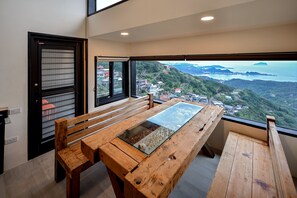 Family Room | Desk, free WiFi, bed sheets - Windsor's Sunlight Han-Guan (New Taipei City)