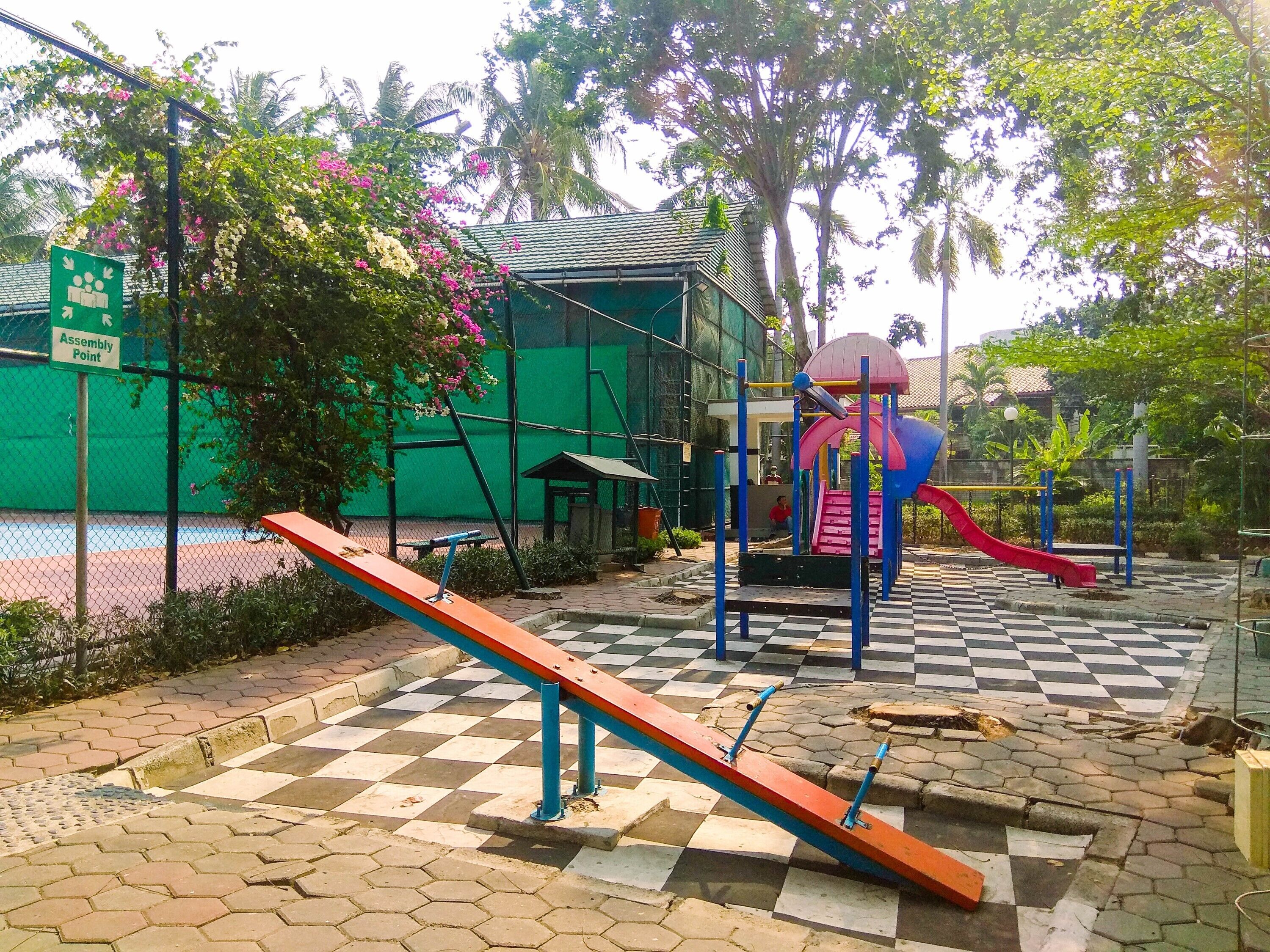 Children’s play area – outdoor