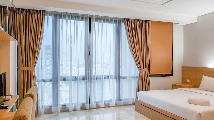 Spacious Studio Room at Capitol Suites Apartment