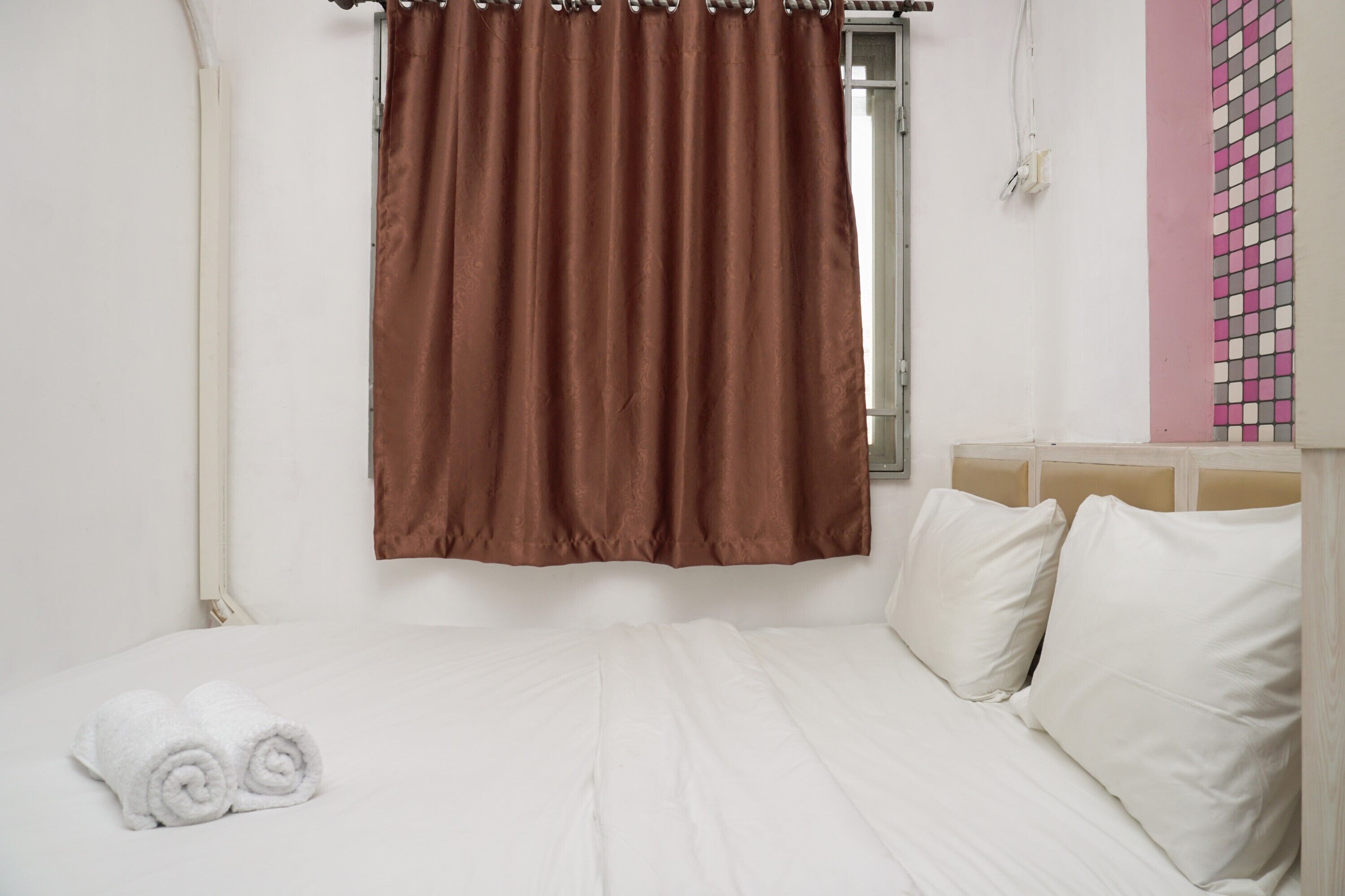 Room | 2 bedrooms, desk, free WiFi, bed sheets