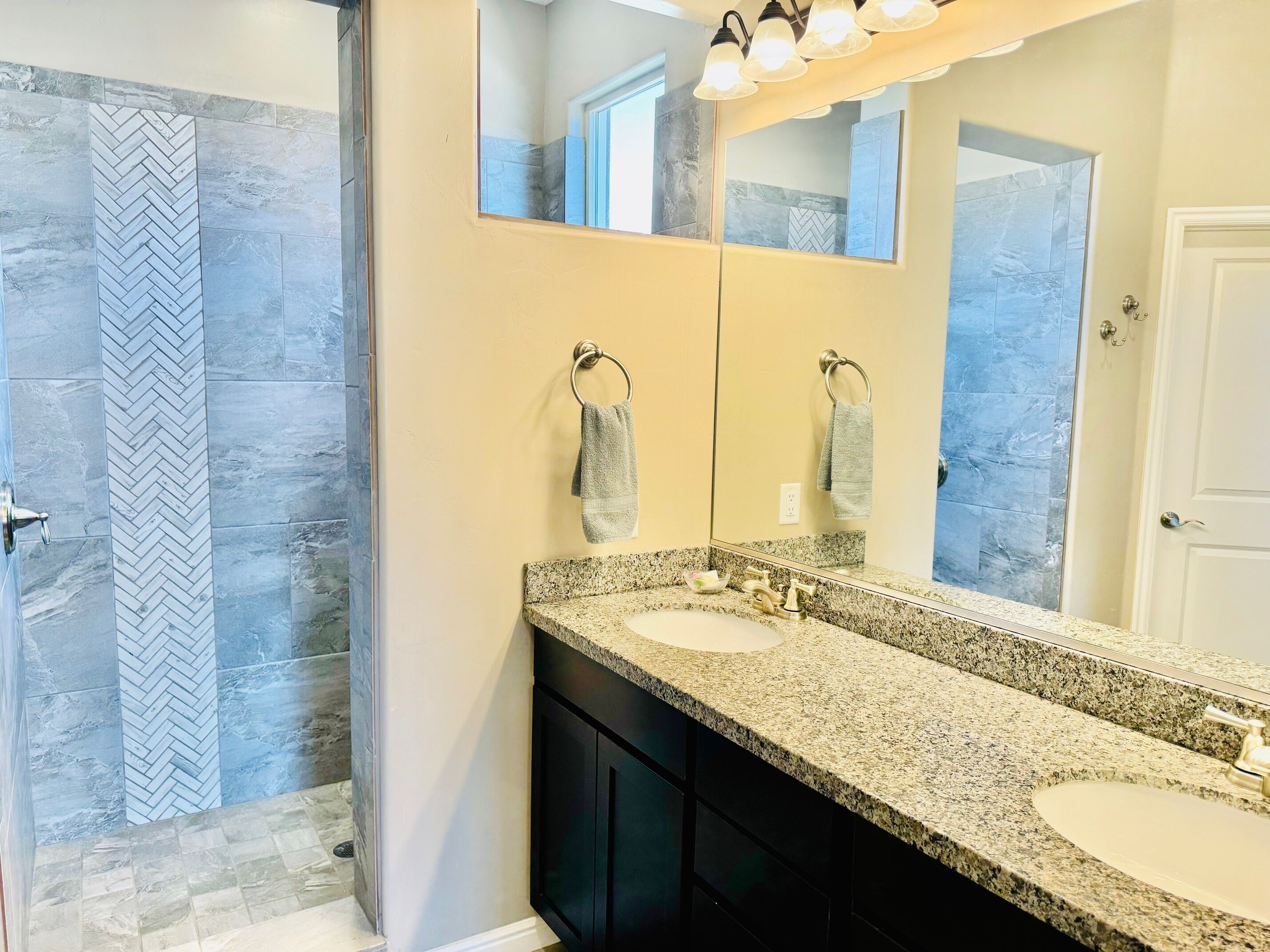 Shower, towels