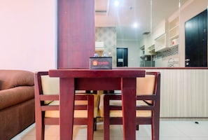 Room | In-room dining