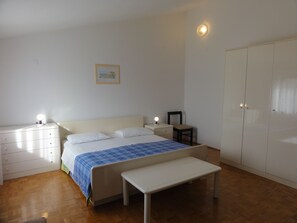Apartment, 2 Schlafzimmer (2) | Kostenloses WLAN, Bettwäsche