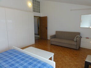 Apartment, 2 Schlafzimmer (2) | Kostenloses WLAN, Bettwäsche