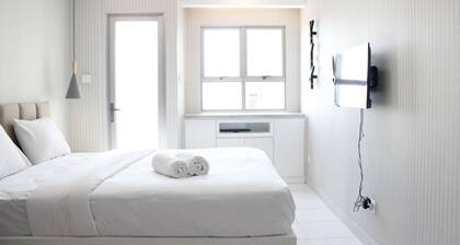 Gorgeous Studio at Mekarwangi Square Apartment with Mountain View