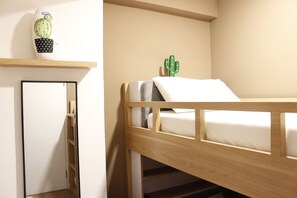 Room | 2 bedrooms, desk, free WiFi, bed sheets