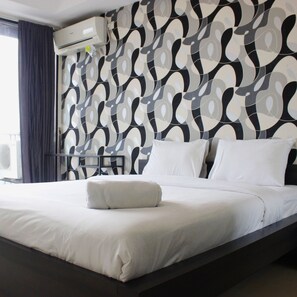 Room | Desk, free WiFi, bed sheets - Scenic Studio at Beverly Dago Apartment near Sabuga (Bandung)