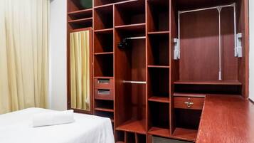 Chambre | 2 chambres, bureau, Wi-Fi gratuit, draps fournis