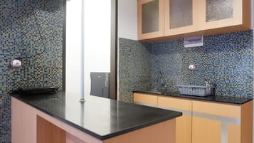 Room | Private kitchen | Fridge, stovetop, electric kettle, cookware/dishes/utensils