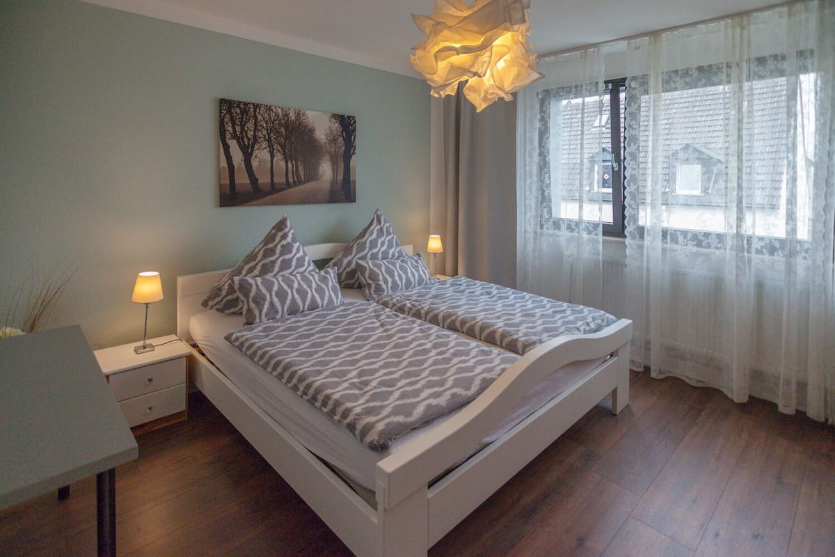 2 bedrooms, individually decorated, individually furnished, desk
