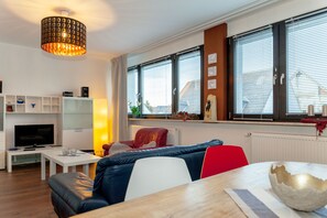 Apartemen Superior (London) | Area keluarga | TV layar datar