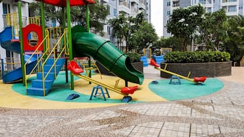 Área de juegos infantiles al aire libre