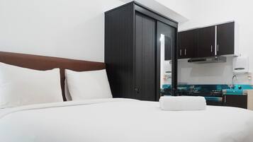 Free WiFi, bed sheets