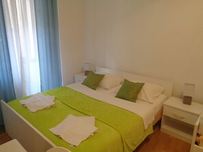 Studio (Apartment 3)