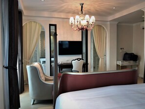 Deluxe Penthouse A4 | Roupas de cama premium, frigobar (abastecido com itens grátis)