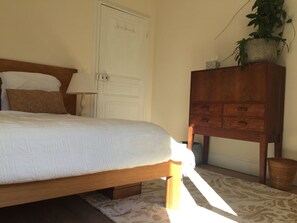 5 عدّة غرف نوم ومكتب ومكواة/لوح كي وواي فاي مجانًا