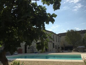 Piscine extérieure (ouverte en saison)