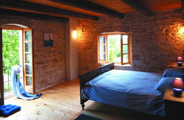 Villa, piscine privée | 5 chambres, décoration personnalisée, ameublement personnalisé, bureau