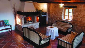 Villa - privat pool | Opholdsområde | Fladskærms-tv