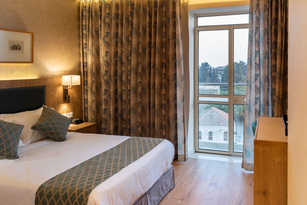 Singola Standard | Una cassaforte in camera, una scrivania, insonorizzazione