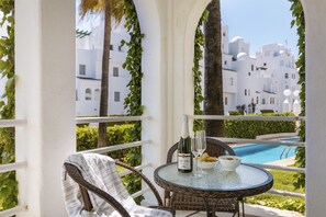Outdoor dining - Oasis Club (Javea / Xàbia)