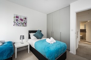 3 slaapkamers, een strijkplank/strijkijzer, wifi, beddengoed
