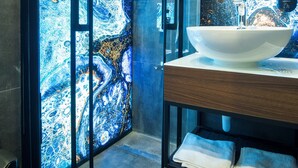Deluxe Room | Bilik Mandi | Kelengkapan dandanan diri percuma, pengering rambut, jubah mandi 