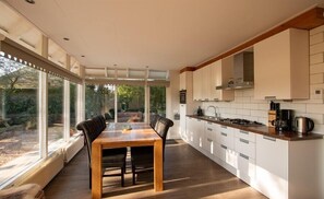 Fridge, microwave, oven, stovetop - De Toekomst 126 quiet and privately located near the North Sea (Ouddorp)